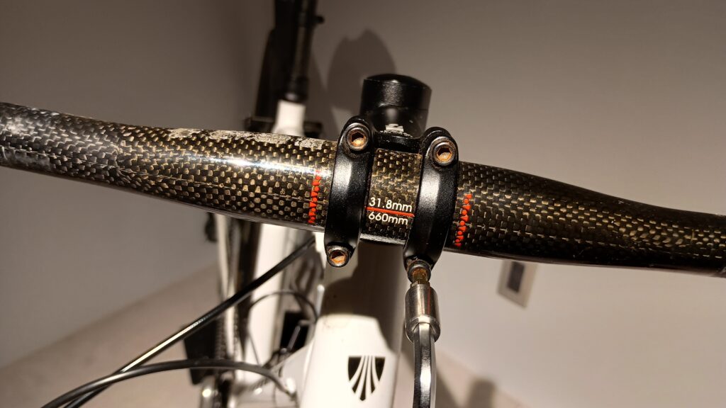 ステムのボルト穴が錆びさび